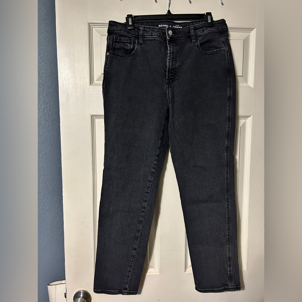 ‼️SOLD‼️Old Navy Faded Black Straight Leg Jeans